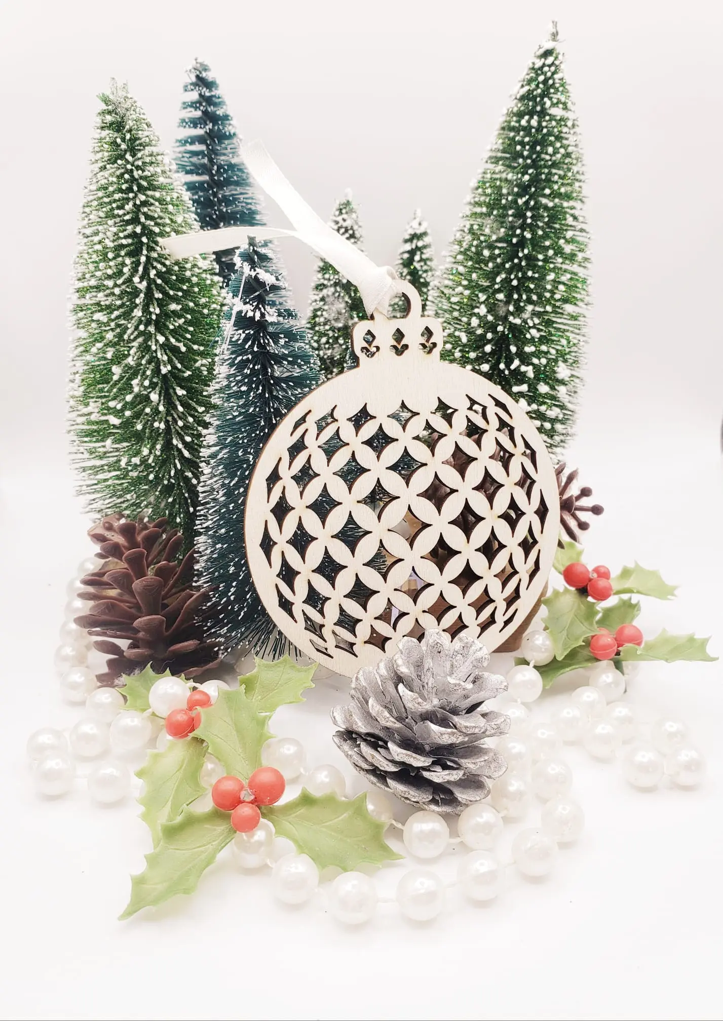 Boule de Noël en bois brut - design 7